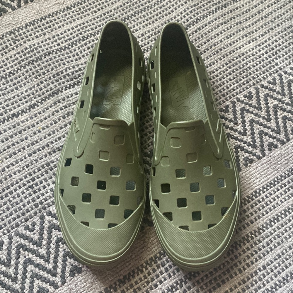 Vans slip on TRK green